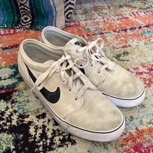 nike toki low textile